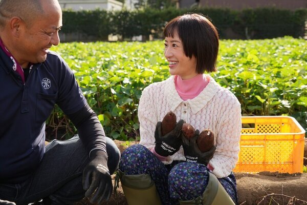松本まりかさんが千葉県産さつまいもスイーツを堪能！＆畑で全力さつまいも掘り？！「紅のご褒美」PR動画第二弾が1月16日(木)より特設サイト【千葉自賛】にて公開