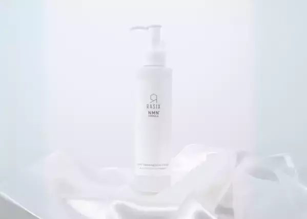 美容液のようなテクスチャー。新感覚クレンジングオイルジェル誕生！