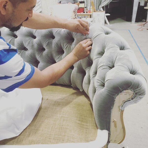 日本初上陸！ハリウッド発カスタムメイドのわんちゃん用ハイグレードペットソファが受注開始