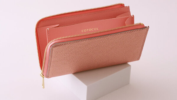 ギリギリサイズなのにお札を快適に出し入れできる！新感覚の「小さい長財布」に春の限定カラーが新登場