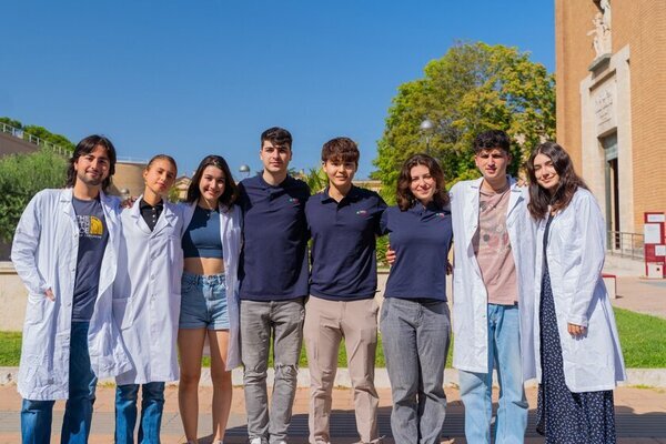 【海外医学部への道】アメリカ、イタリア、ハンガリー、中国など7カ国の海外医学部の特徴を公開