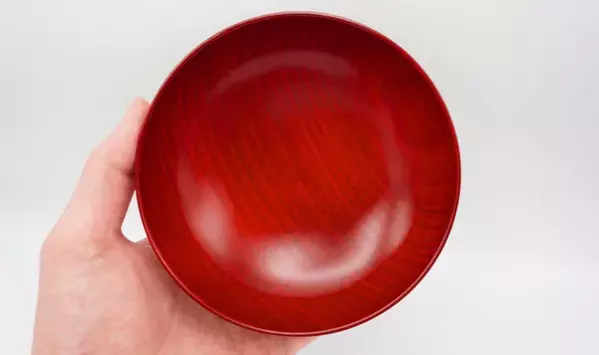 飯椀の重さは卵Lサイズ1個分 約68gで磁器茶碗の約1/3！毎日の家ごはんをおいしくする一生モノの育てる漆器「くらうる」がMakuakeにて先行販売開始