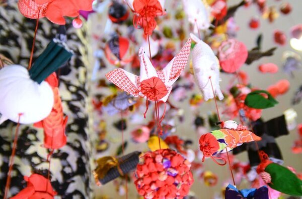 東京ガーデンパレスにて1月20日(月)～3月21日(金)開催東日本大震災の復興を祈願したつるし雛や新潟物産展が楽しめる「春の装飾～つるし飾り～新潟物産展」と昭和100年イベントとして令和7年1月18日(土)～令和7年12月28日(日)まで昭和レトロな懐かしい料理を販売