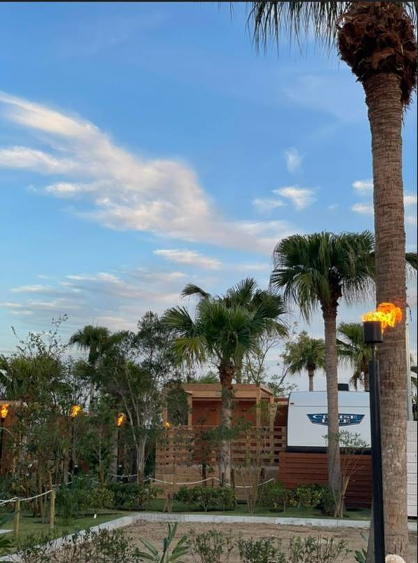 ハワイアンリゾート「Awaji Lanikai Square」2025年3月1日(土)グランドオープン！敷地内のグランピングトレーラー Lanikai(全6棟)は3棟が愛犬同伴で宿泊可能なドッグラン付！