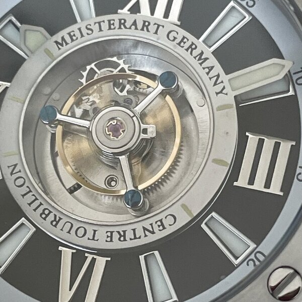 質実剛健・ドイツ機械式腕時計ブランドMEISTERART Germany『100M防水センターフライングトゥールビヨン』を3月1日に発売