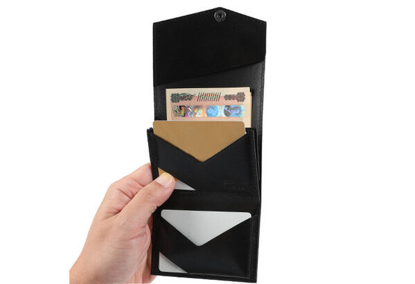 アブラサスより、福井訛りの超行動派人気YouTuber　Kazu氏とのコラボモデル「いっぱい入る小さい財布」を発売