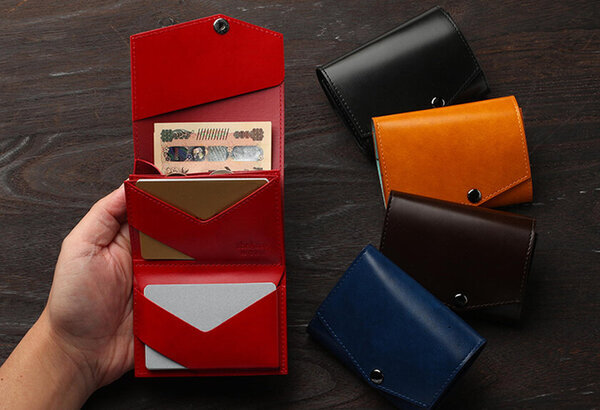 アブラサスより、福井訛りの超行動派人気YouTuber　Kazu氏とのコラボモデル「いっぱい入る小さい財布」を発売