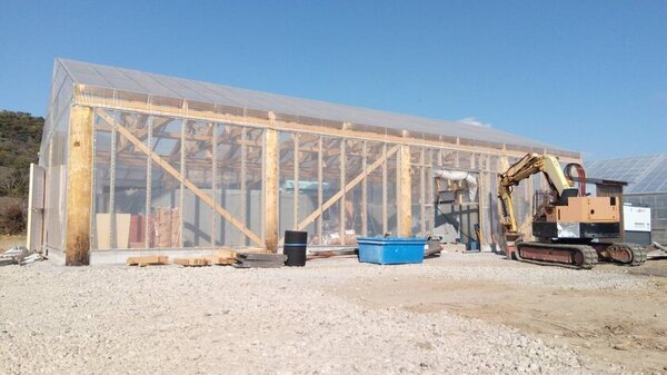 千葉県にて陸上養殖の研究開発を行うための木造グリーンハウス「ラボ棟」が完成