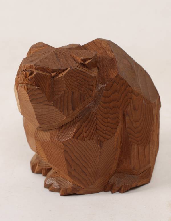 力強い伝統的な名品から癒されるキュートな作品まで木彫り熊約70体が集結「ほっかいどうの熊の木彫りまつり」を初開催