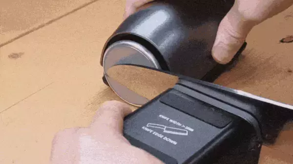 毎分350回転で圧倒的な効率化と砥ぎクオリティを実現！電動包丁砥ぎ器「EDGBLACK Electric Knife Sharpener」がMakuakeにて2月6日より先行販売開始