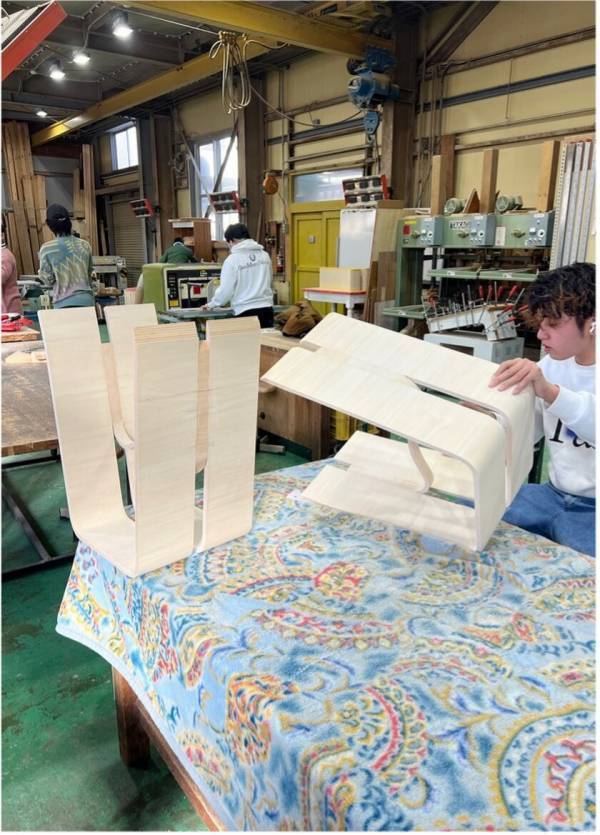 里山の木資源を活かすmozoの新たな2つの試み。木資源を食資源に活かすチョコレート・商業施設家具の展開を開始