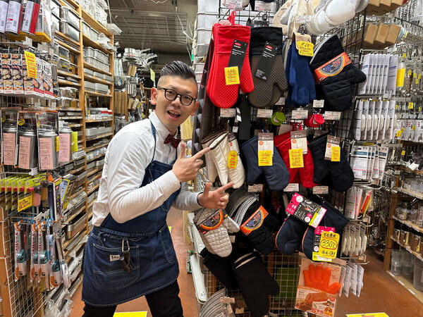 素手感覚で使用できる独自形状のオーブンミトン　2月4日からMakuakeで先行販売開始！1960年創業の老舗エプロン屋「東京科学」が開発