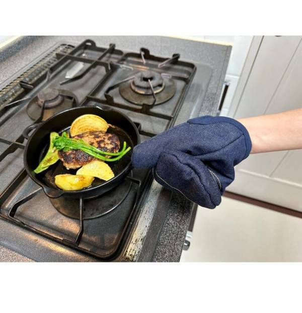 素手感覚で使用できる独自形状のオーブンミトン　2月4日からMakuakeで先行販売開始！1960年創業の老舗エプロン屋「東京科学」が開発