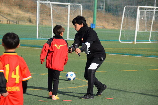 【株式会社アモス、Giv株式会社、株式会社MOPUS】名古屋グランパスOB・現役選手による小学生サッカー教室を開催！「第1回夢応援PROJECT in TOYOTA」2025年1月5日(日)UB東海フットサルクラブ