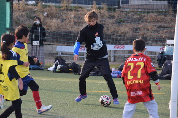 【株式会社アモス、Giv株式会社、株式会社MOPUS】名古屋グランパスOB・現役選手による小学生サッカー教室を開催！「第1回夢応援PROJECT in TOYOTA」2025年1月5日(日)UB東海フットサルクラブ