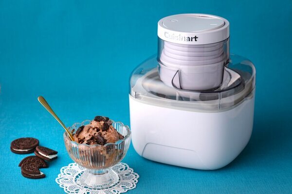 コンパクトでも容量たっぷり！手作りアイスがボタン1つで作れる　クイジナート「アイスクリームメーカー」2025年2月下旬発売