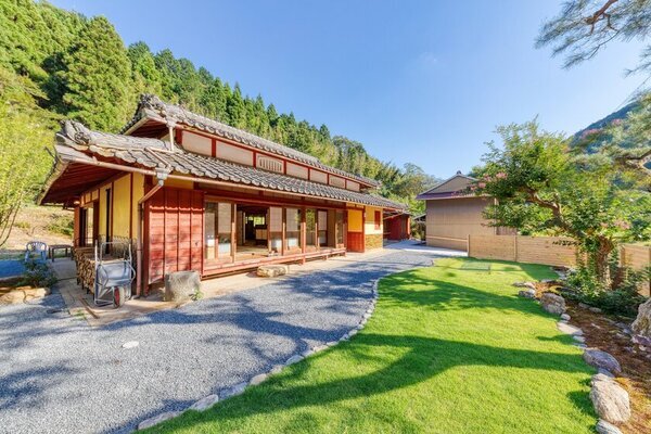 “関西初(*1)”京都・美山に「蓄熱式薪ストーブ」サウナを導入した1棟貸し古民家宿『Earthing MIYAMA』がオープン！