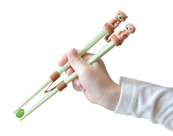 自然と正しい使い方が身につく、“矯正しないトレーニング箸”「ののじ はじめてのちゃんと箸 クーちゃんSS」を3月10日(月)より販売開始予定