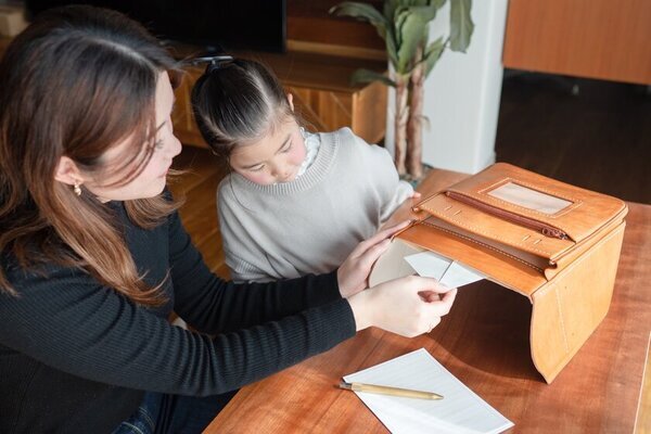 ランドセルを自分で“作れる”革職人による特別キットが登場！お手入れセットなどが付いた「conote」を3月14日まで販売