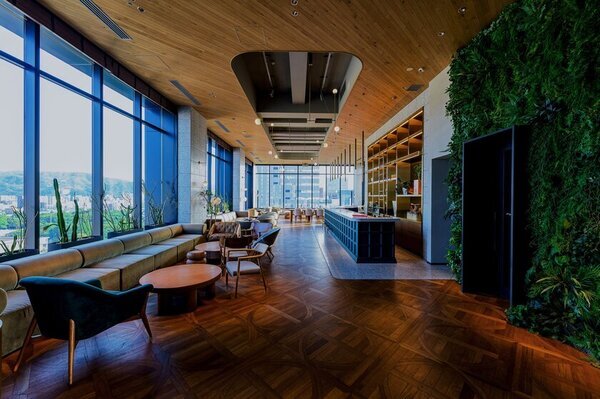 「フロール・デ・カーニャ」の魅力を映し出す、大自然の力強さを表現するオリジナルカクテルが「THE KNOT HIROSHIMA」に登場！