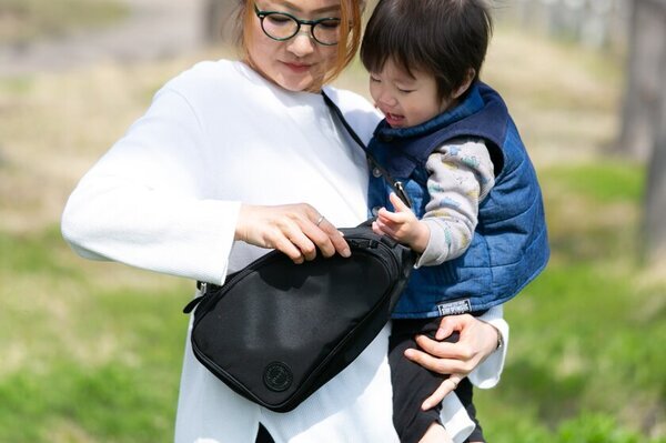 “利き手で専用設計” 片手だけで快適に使えるバックが登場！「CAMPFIRE」にて3月31日まで先行販売