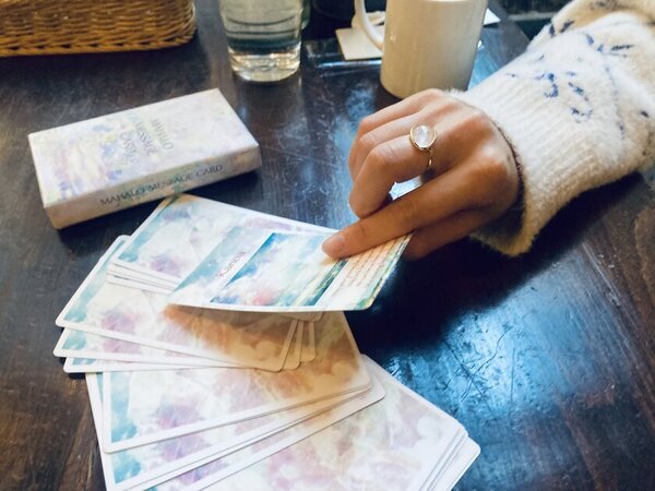 自然災害や人生の試練を乗り越えようとする方へ届ける「MAHALOメッセージカードII」作成のためのクラウドファンディングを2月13日まで実施