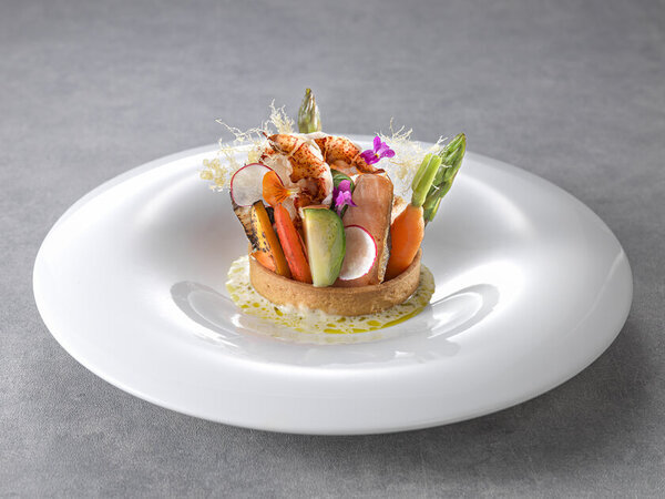 「リーベルホテル大阪」が“鳥取和牛炭火焼ステーキ”と“春の旬食材”を堪能できるディナーコースを5月31日まで限定販売