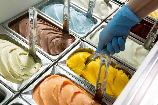 [大阪] ハンドメイドジェラートブランド「FLOR」でタレント・宮本李菜さんの1日店長イベントを2/15(土)開催！