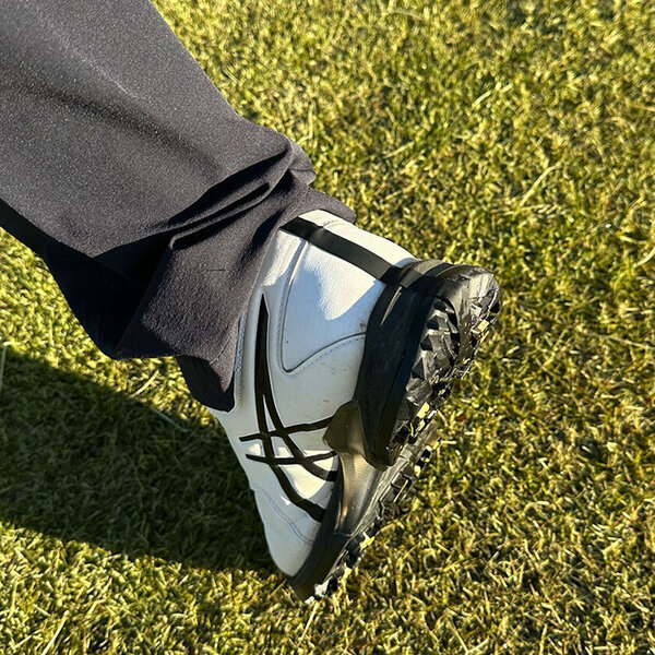 期待の若手プロゴルファー呉 司聡選手とスポンサー契約を締結！riraku-life(リラクリフェ)製品が挑戦を後押し