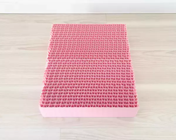 猫に嬉しい2WAY設計の「爪とぎBOX」　ピンク色の可愛いデザインの新商品を2月22日(ねこの日)に発売！