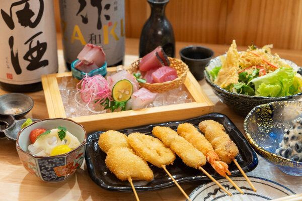 神戸・三宮駅すぐ「進化系大衆酒場 てんこち」開店記念企画！2月17日～5日間、生ビールなど何杯でも100円(税込)でご提供