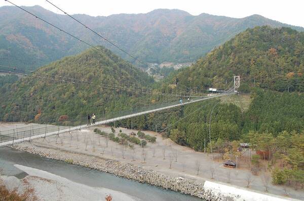 日本一長い路線バスの特別な旅「JALふるさとアンバサダーと行く八木新宮線・十津川村満喫の旅」発売開始