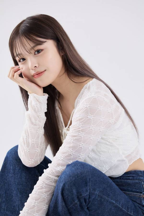 SNS総フォロワー250万人以上！10代女子人気インフルエンサーおさきが、1日店長に就任！