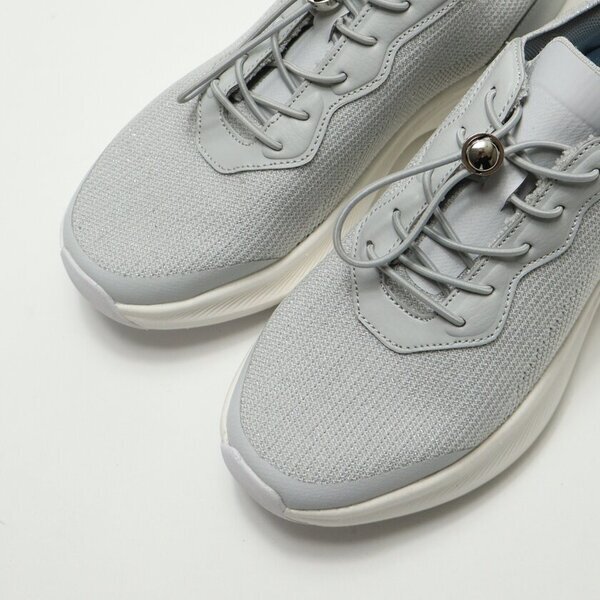 外反母趾にもやさしい靴「fitfit／フィットフィット」もちぷに足裏感覚が癖になるハンズフリースニーカーを2月中旬に販売開始