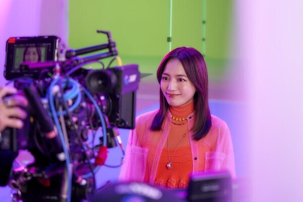 Qoo10「メガ割」新TV-CM「メガ割スタート篇」が2025年2月28日(金)より全国でオンエア開始　川口春奈さんが、Qoo10ショッピングアプリの世界を舞台に、案内人として登場！「さあ！メガ割スタート！」と高らかにメガ割の開始を宣言！