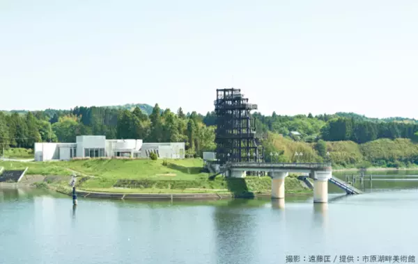 “内房総”で異世界体験！開催中の「深沢幸雄のガラス絵の世界」など現代アートとグルメを満喫する五感で楽しむアートトリップへ