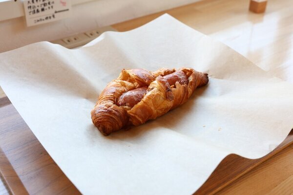 “内房総”で異世界体験！開催中の「深沢幸雄のガラス絵の世界」など現代アートとグルメを満喫する五感で楽しむアートトリップへ