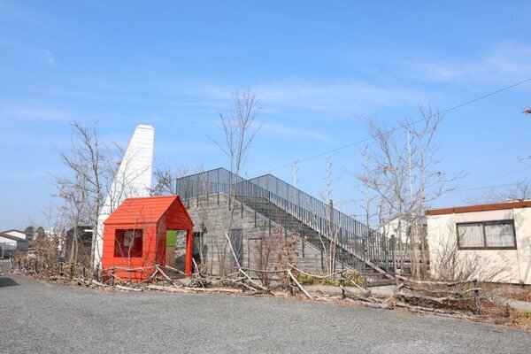 “内房総”で異世界体験！開催中の「深沢幸雄のガラス絵の世界」など現代アートとグルメを満喫する五感で楽しむアートトリップへ