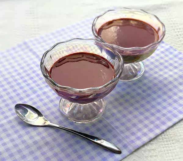 弾む・とろける、飲み込みやすさに配慮したデザート　チョコレートメーカーが新提案！『はじめましょう デザート介護』