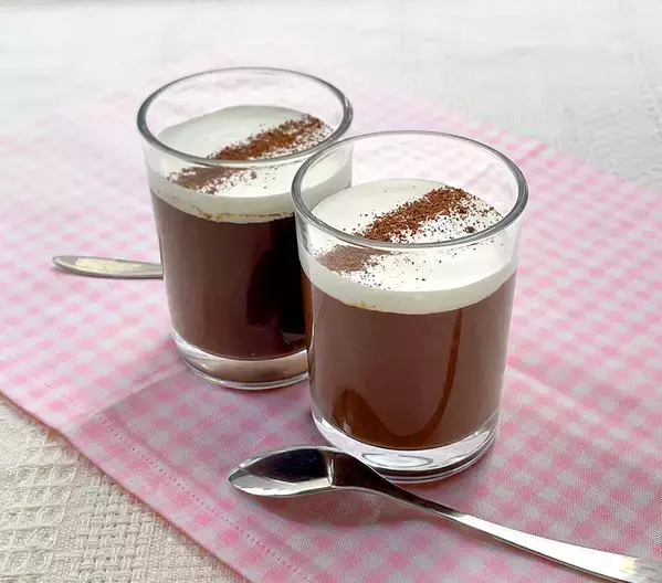 弾む・とろける、飲み込みやすさに配慮したデザート　チョコレートメーカーが新提案！『はじめましょう デザート介護』