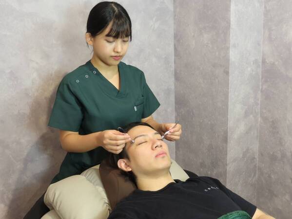 日本初 目が”ととのう”極上サロン 累計施術数3000件突破！15分で瞬間休息。眼精疲労・目疲れ専門店「AND BLINQ」