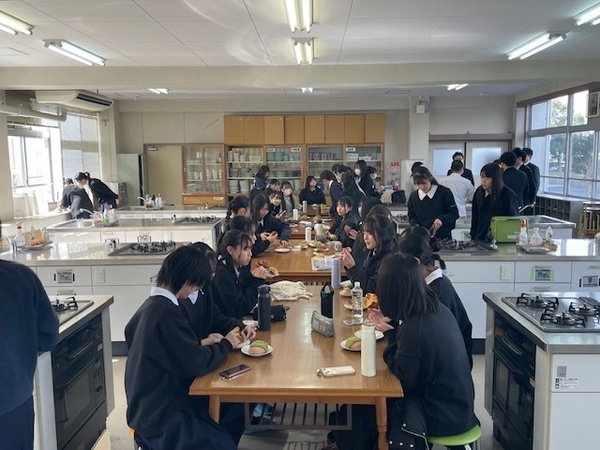 ～地域連携の取り組み～奈良高校の生徒たちがオリジナルパンを考案タイムズプレイス西大寺にて生徒たち自ら販売します