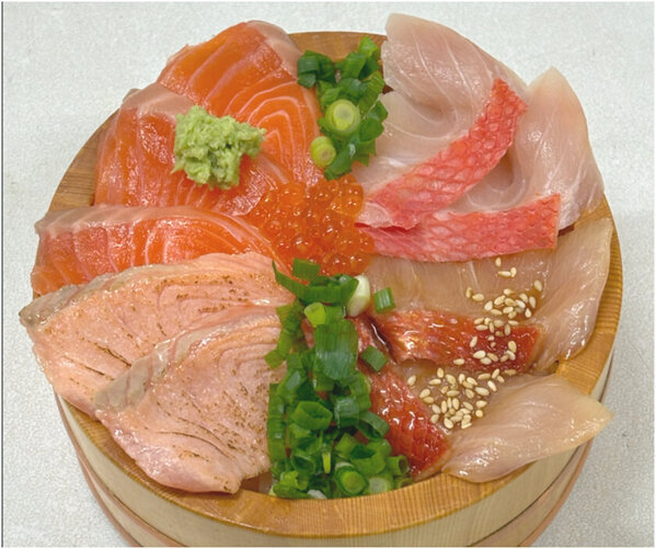 ＼静岡の豊かな自然の恵みで育ったブランド魚／「富士山サーモン」を使用した海鮮丼が登場　駿河湾沼津サービスエリア上り線内「おさかな丼屋 とと丸食堂」3月1日(土)より「富士山サーモンフェア」開催