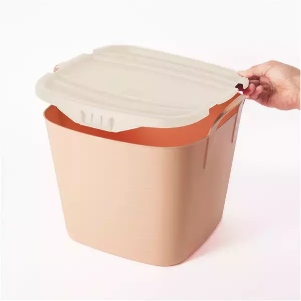 廃棄CD・DVDから新たな価値を創出　スタックストー×ブックオフのコラボレーション企画　CO2削減率82.6％のCDプラ サステナブル収納バケットを一部店舗で販売開始