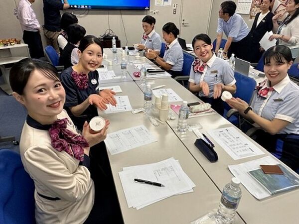 初の3社共同企画！JRグループのアテンダントと新幹線パーサーが発案の新幹線アイス「岡山県産シャインマスカット」が3/15に登場！