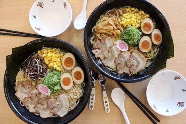 ベビースターラーメンのテーマパーク“おやつタウン”新アトラクション「超ドデカイブタメンくんアドベンチャー」が誕生！！