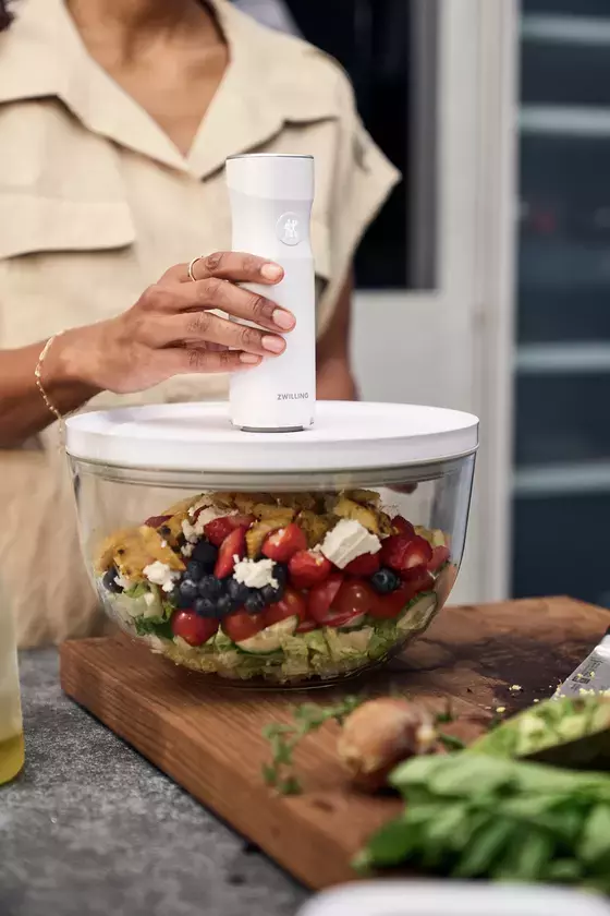 真空保存でお馴染みのFRESH & SAVEに待望の新シリーズ登場！ボウルのままで真空保存ができる「フレッシュ＆セーブ　真空保存ボウル」3月20日(木)に発売