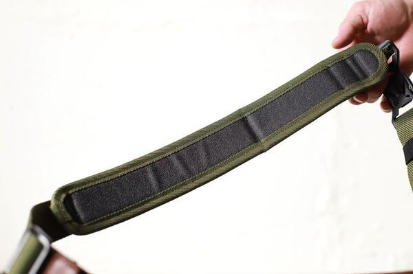 移動を楽しくするレザーアイテムブランド「CuirVelo」　ガバッと開く「ポストマンシリーズ」の新作バッグ「スリングポストマン」をMakuakeで4/13まで応援購入実施