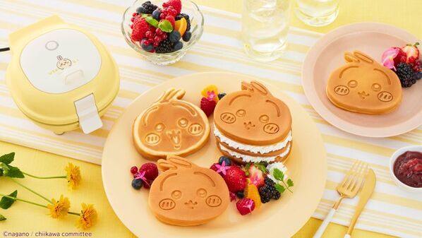 『ちいかわ』に登場するうさぎのパンケーキが焼ける「こんがりきゃらパンケーキメーカー うさぎ」が新登場！