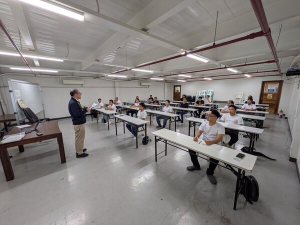 株式会社アセアン、フィリピンの教育機関 PNTCとの連携によりフィリピン人19名が自動車運送分野(バス運転士)の特定技能試験に合格